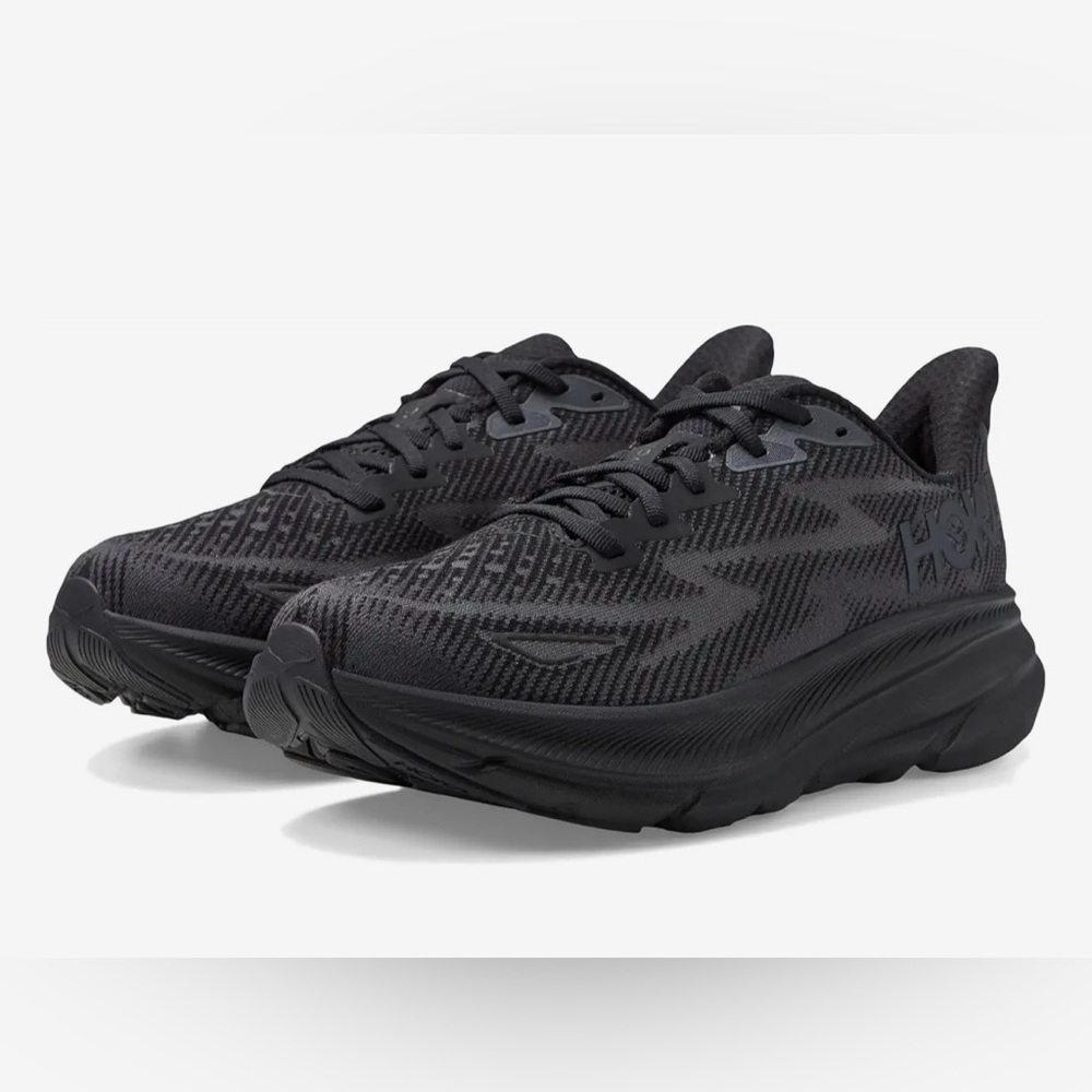 HOKA - Running Shoes Clifton Women’s Sz 6.5B - SOLD OUT!! 🖤